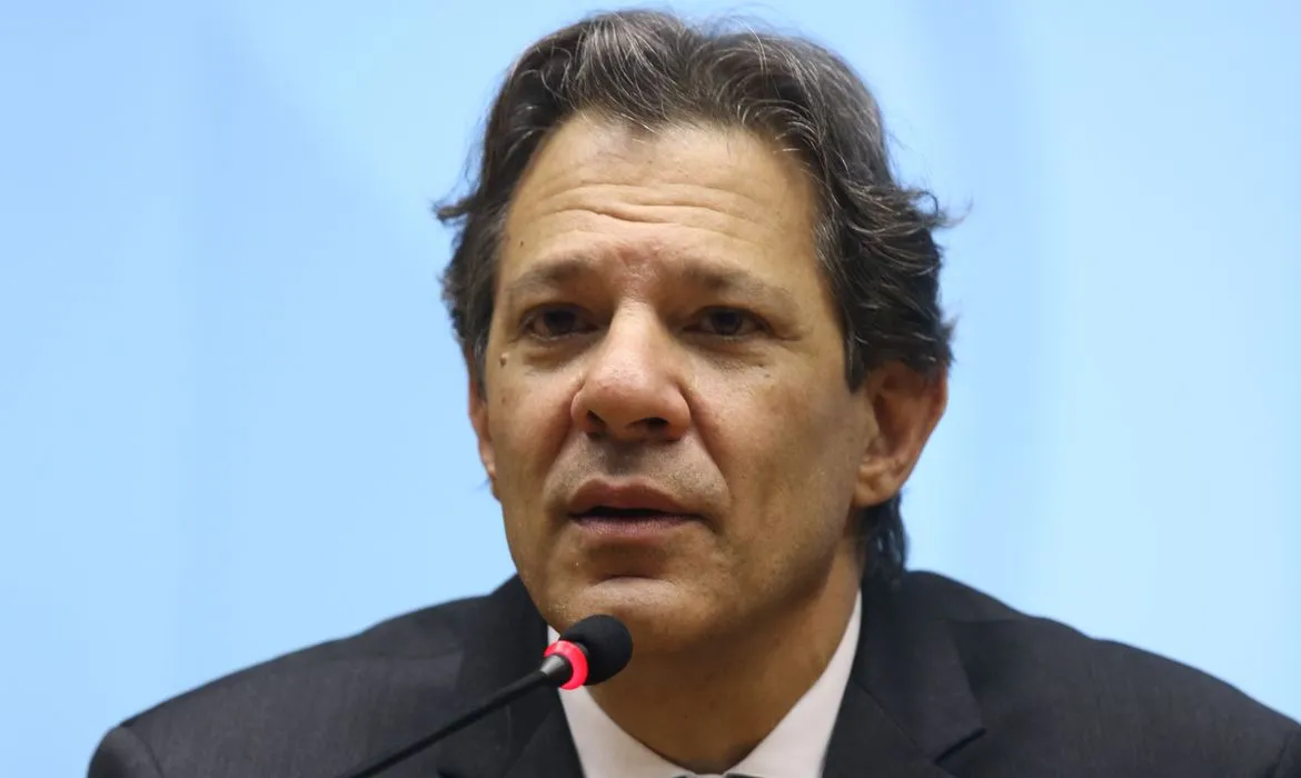 Haddad não comentou qual a solução do governo para o alto endividamento