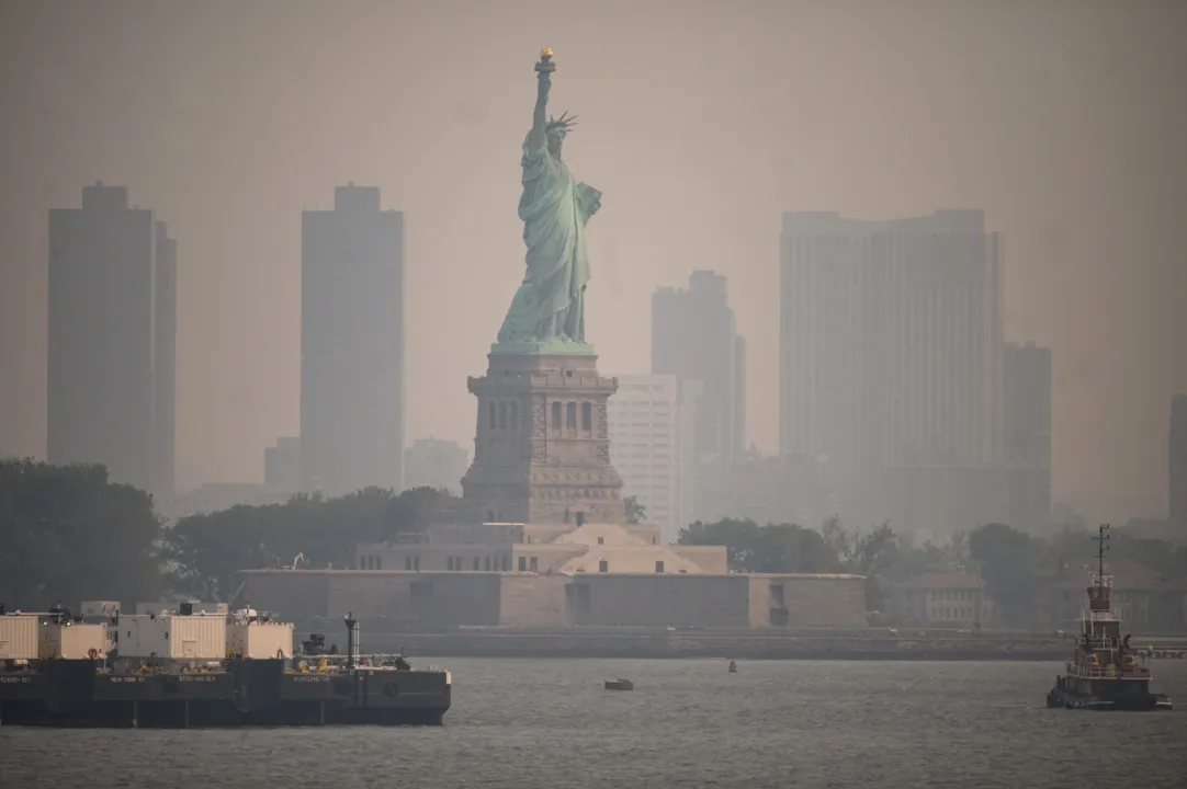 Devido aos incêndios no Canadá, cidadãos americanos sofreram com a poluição  no ar