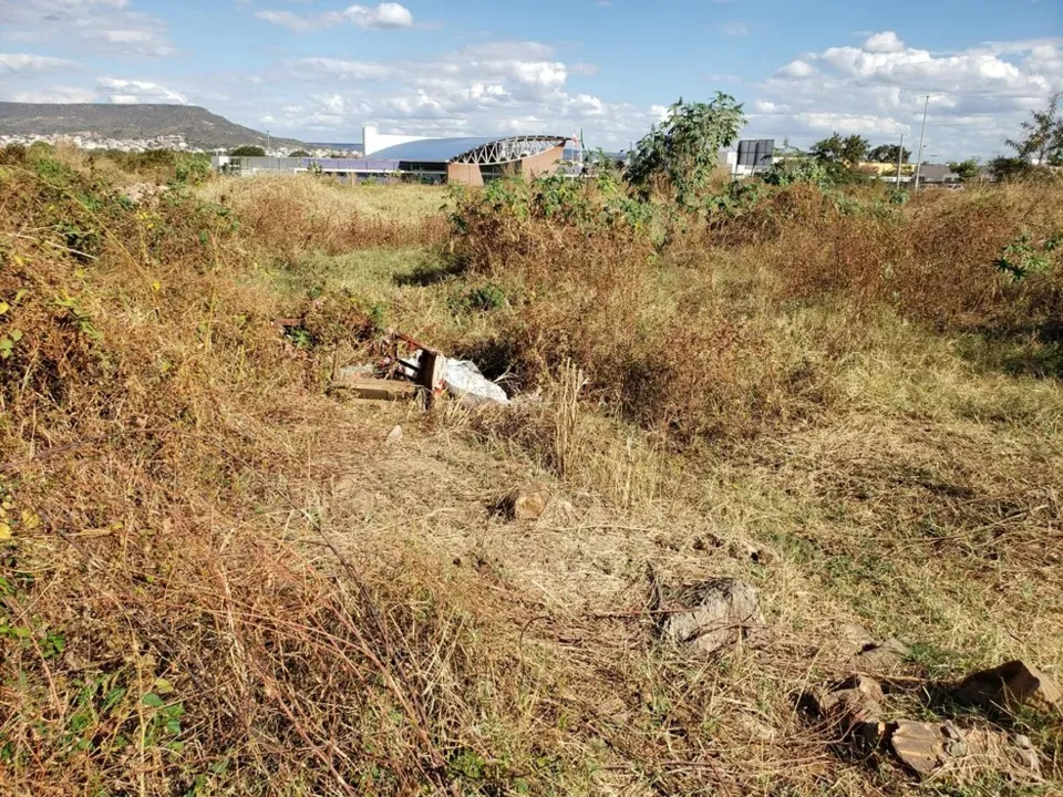 Corpo de homem é encontrado em terreno baldio na cidade de Barreiras