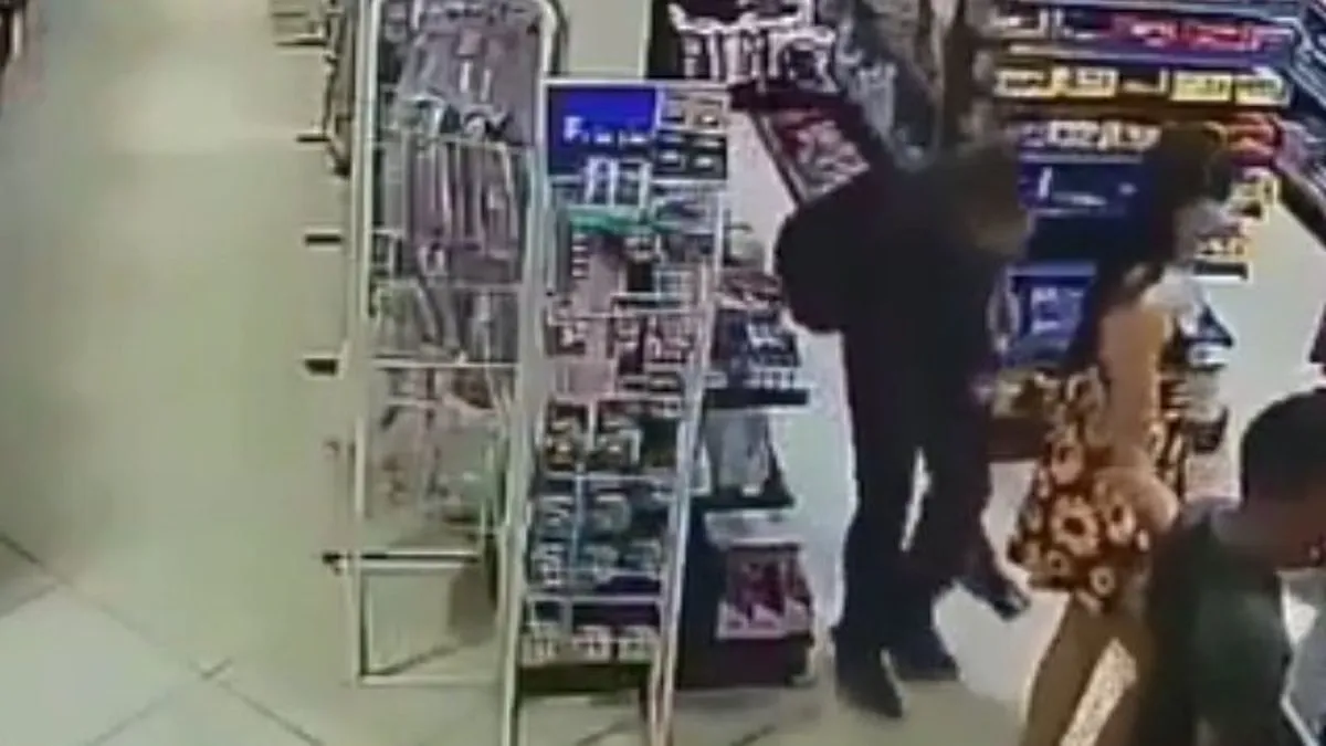 Imagem ilustrativa da imagem Homem filma partes íntimas de adolescente em supermercado na BA; vídeo