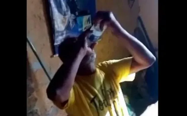 Homem bebeu cachaça que estava em garrafa de água mineral