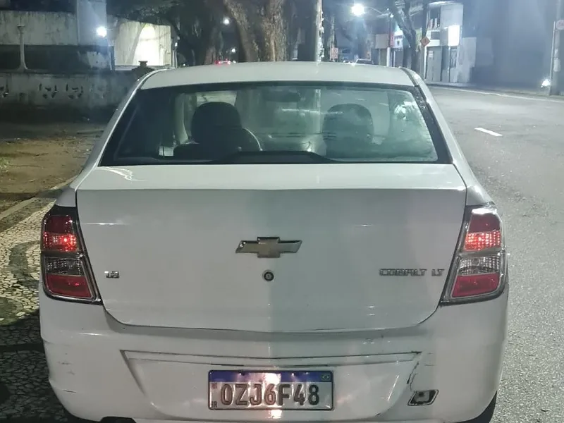 Carro estava com placa adulterada