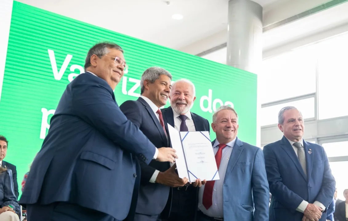 Durante o evento, foi anunciado um investimento de cerca de R$ 2 bilhões, com recursos do BNDES