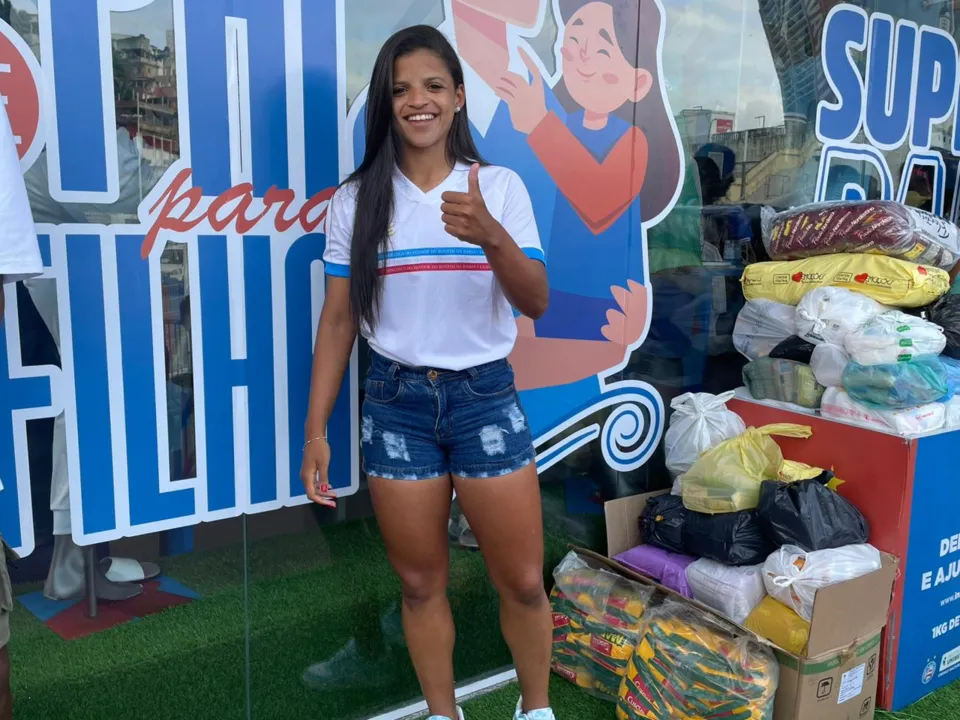 Lateral-direita do time feminino do Bahia, Mila Santos esteve no Esquadrão da Solidariedade