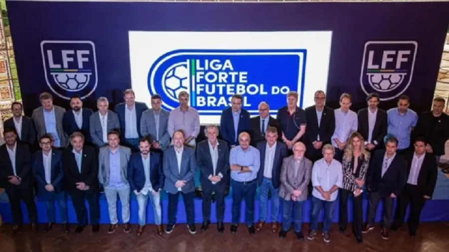 Atlético-MG, Internacional e Náutico, que fazem parte da Liga Forte, não assinaram os contratos devido à necessidade de cumprir trâmites internos