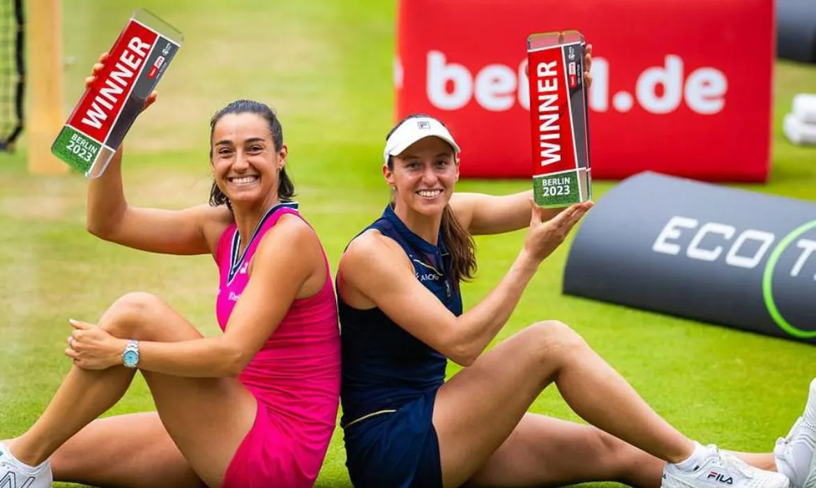 Luisa Stefani conquista título de duplas femininas do WTA de Berlim ao lado da francesa Caroline Garcia