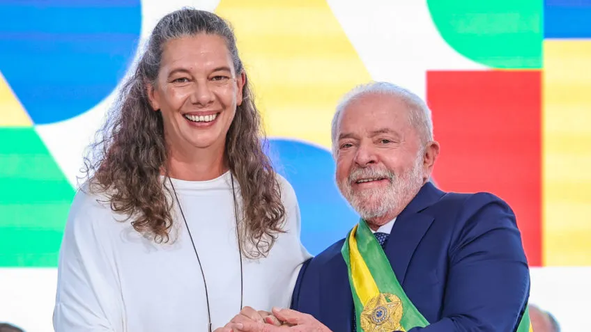 Presidente Lula ao lado da ministra dos Esportes, Ana Moser