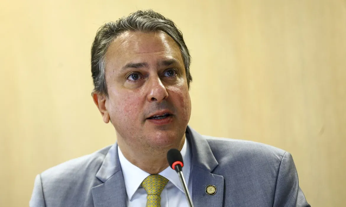 O ministro da Educação, Camilo Santana