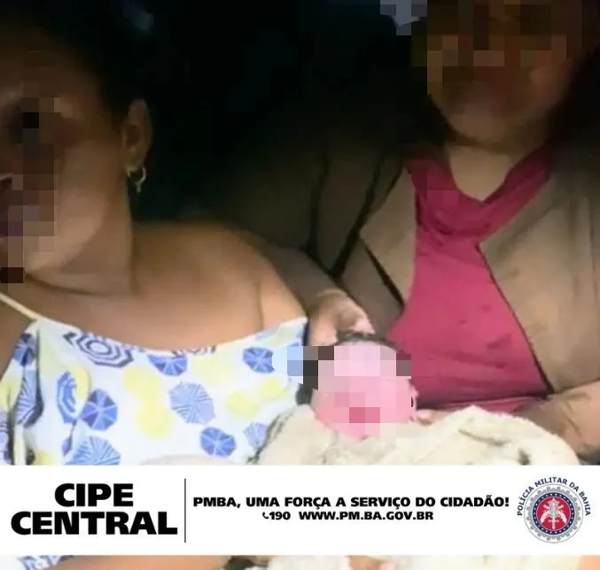 Um dos militares, que é formado em enfermagem, realizou o parto no local