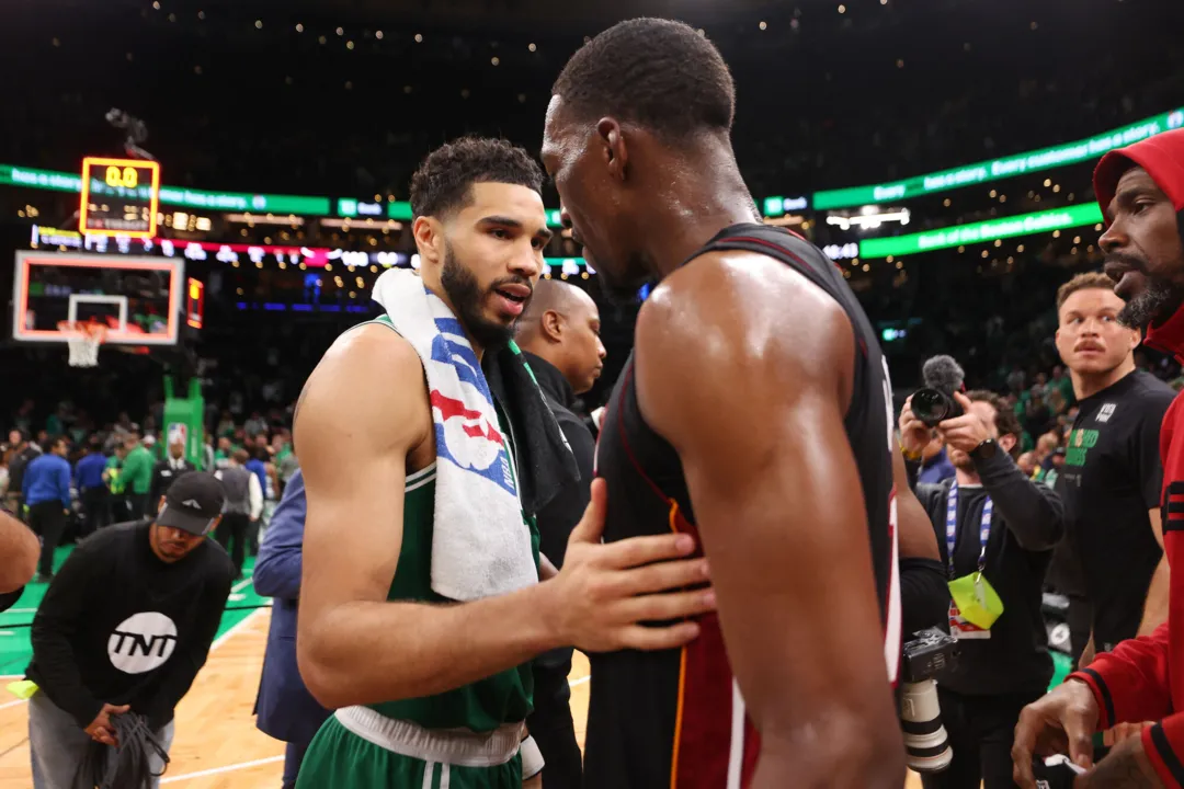 Jayson Tatum não consegue garantir vitória para Boston