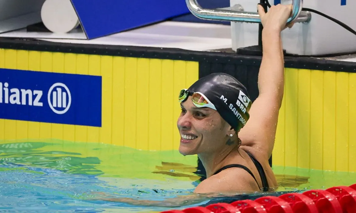 Carol Santiago faz história com medalha de ouro em Manchester, na Inglaterra