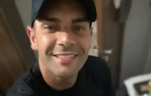 A vítima foi atingida por três disparos na região da cabeça