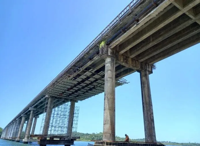 A Ponte do Funil possui uma extensão de 665 metros, 22 vãos e uma altura de 20 metros