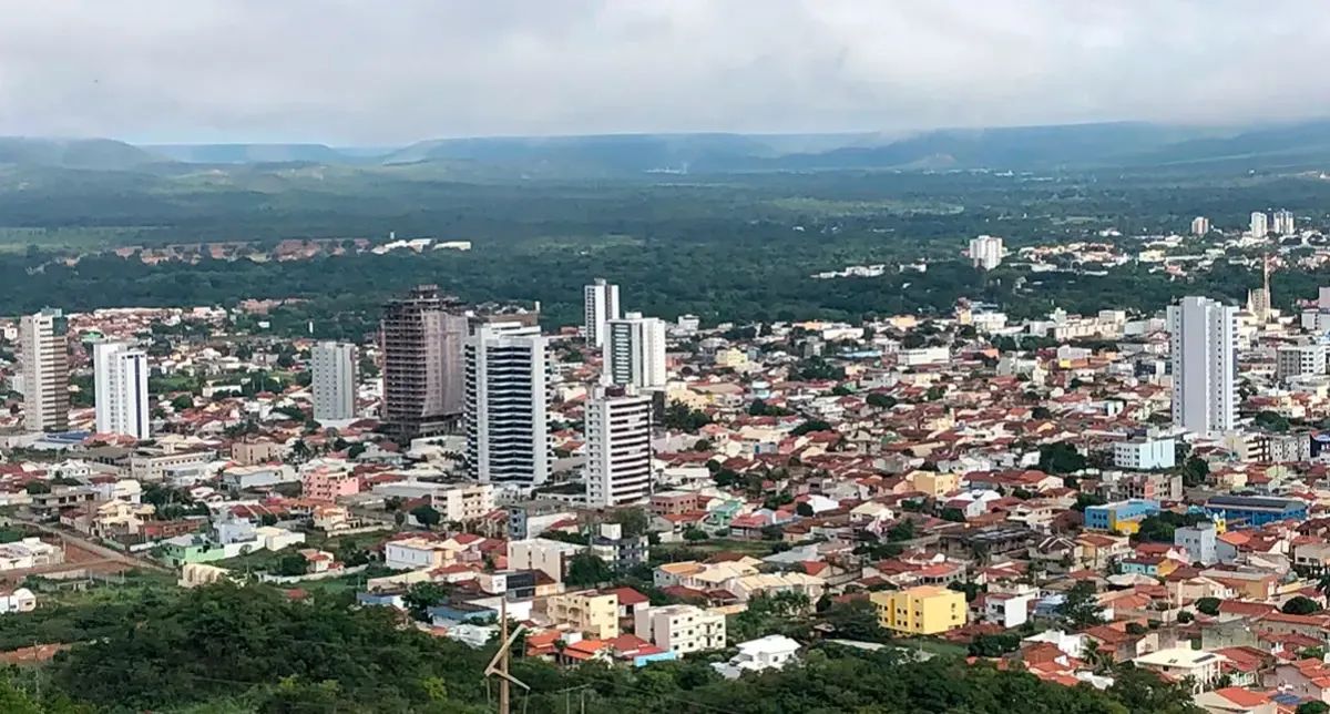 Porto Seguro, na 9ª posição, e de Barreiras, na 10ª, foram as surpresas, já que  no ano de 2010, ocupavam respectivamente, a 13ª e a 12ª posições entre os mais populosos do estado