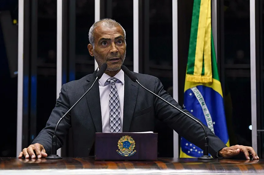 Romário passou mal na noite desta quinta e tem estado de saúde estável