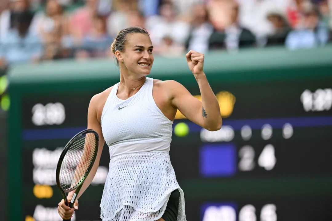 Sabalenka comemora classificação para semifinal