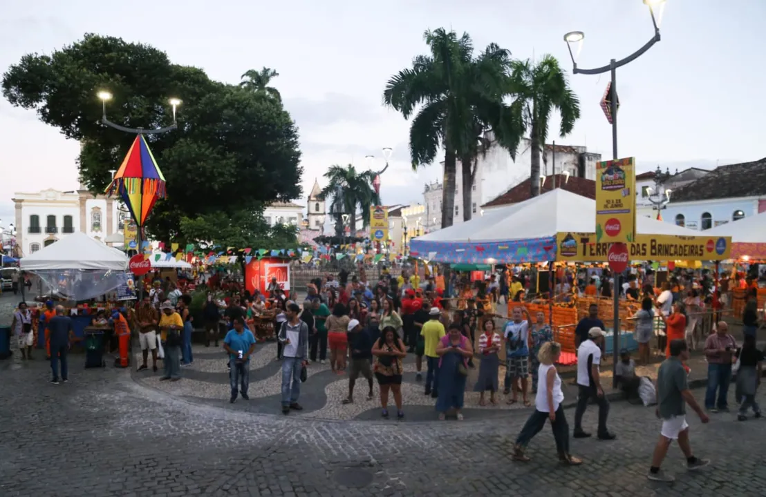 As praças do Pelourinho devem ficar lotadas na noite desta sexta-feira