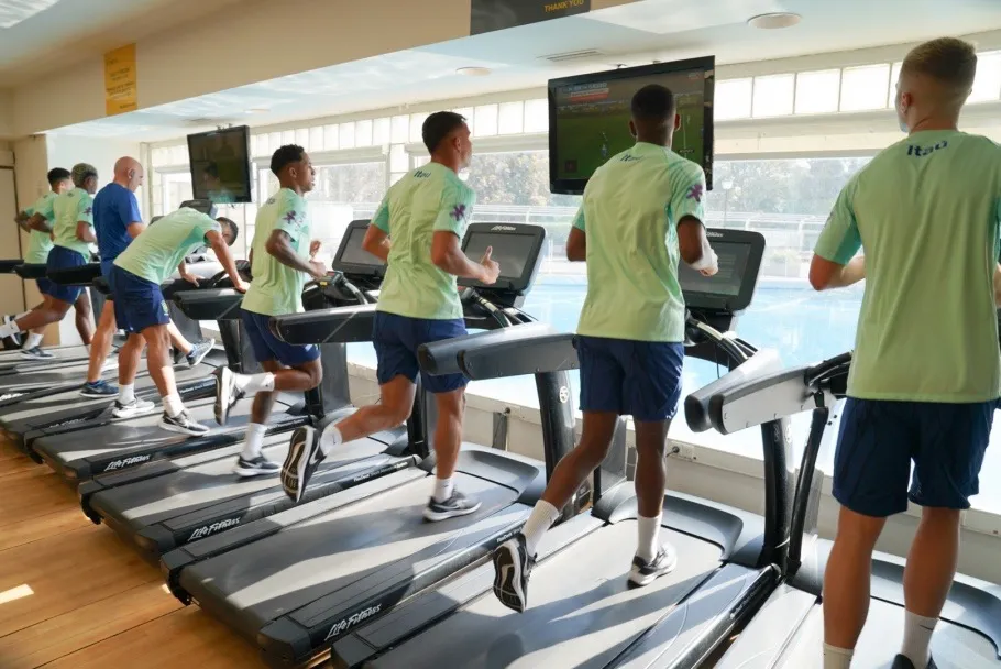 Jogadores treinaram na manhã desta quinta-feira