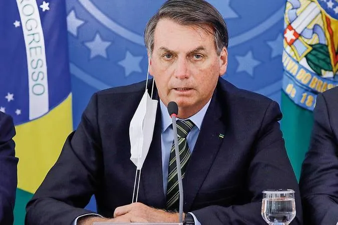 Imagem ilustrativa da imagem TSE retoma julgamento de Bolsonaro nesta terça-feira