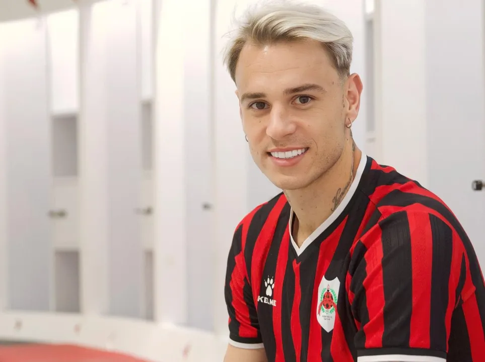 Brasileiro vai usar a camisa 96 no Al-Rayyan