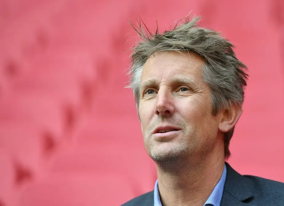 Em maio, Van der Sar pediu demissão do cargo de diretor-geral do Ajax, que ocupava desde 2016