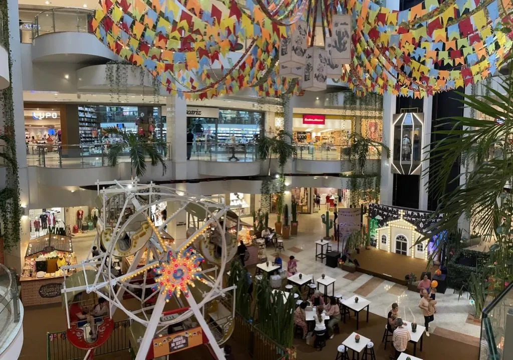 Shopping Barra funciona em horário normal, espaço gourmet abre às 12h