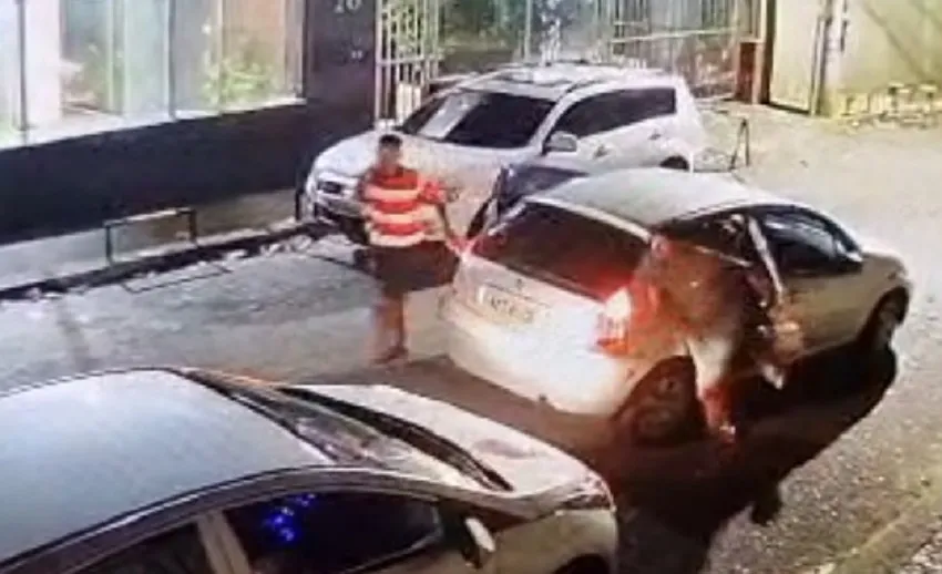 Casal tem carro roubado por dupla no bairro da Graça