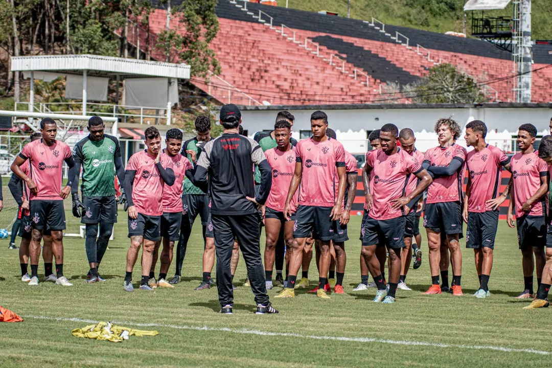 Após retorno de Campinas, o técnico Léo Condé terá um dia de treino para tentar melhorar desempenho antes de pegar o Sampaio Corrêa