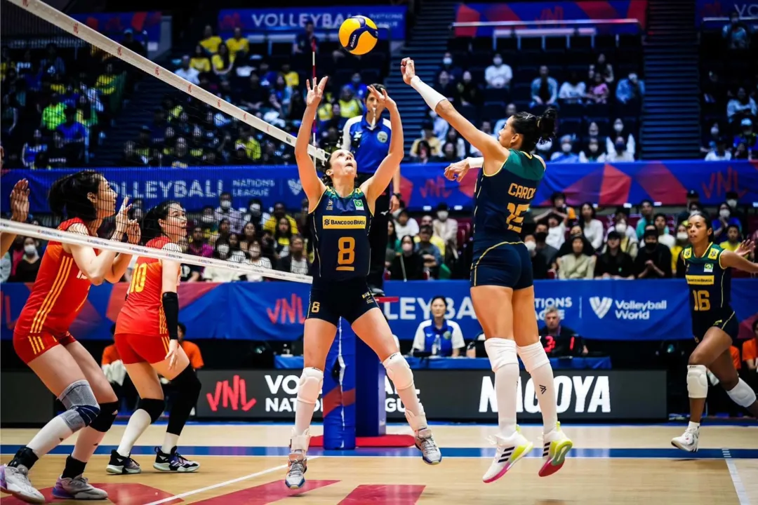 Brasil sai derrotado na estreia da VNL