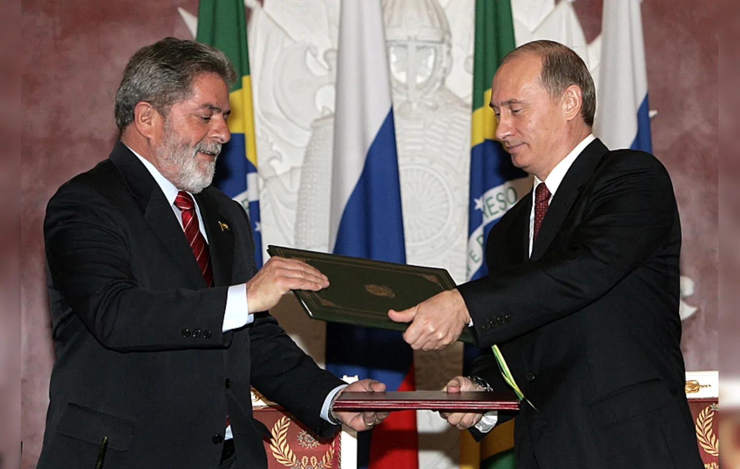 Vladimir Putin e Lula se encontraram em outubro de 2005