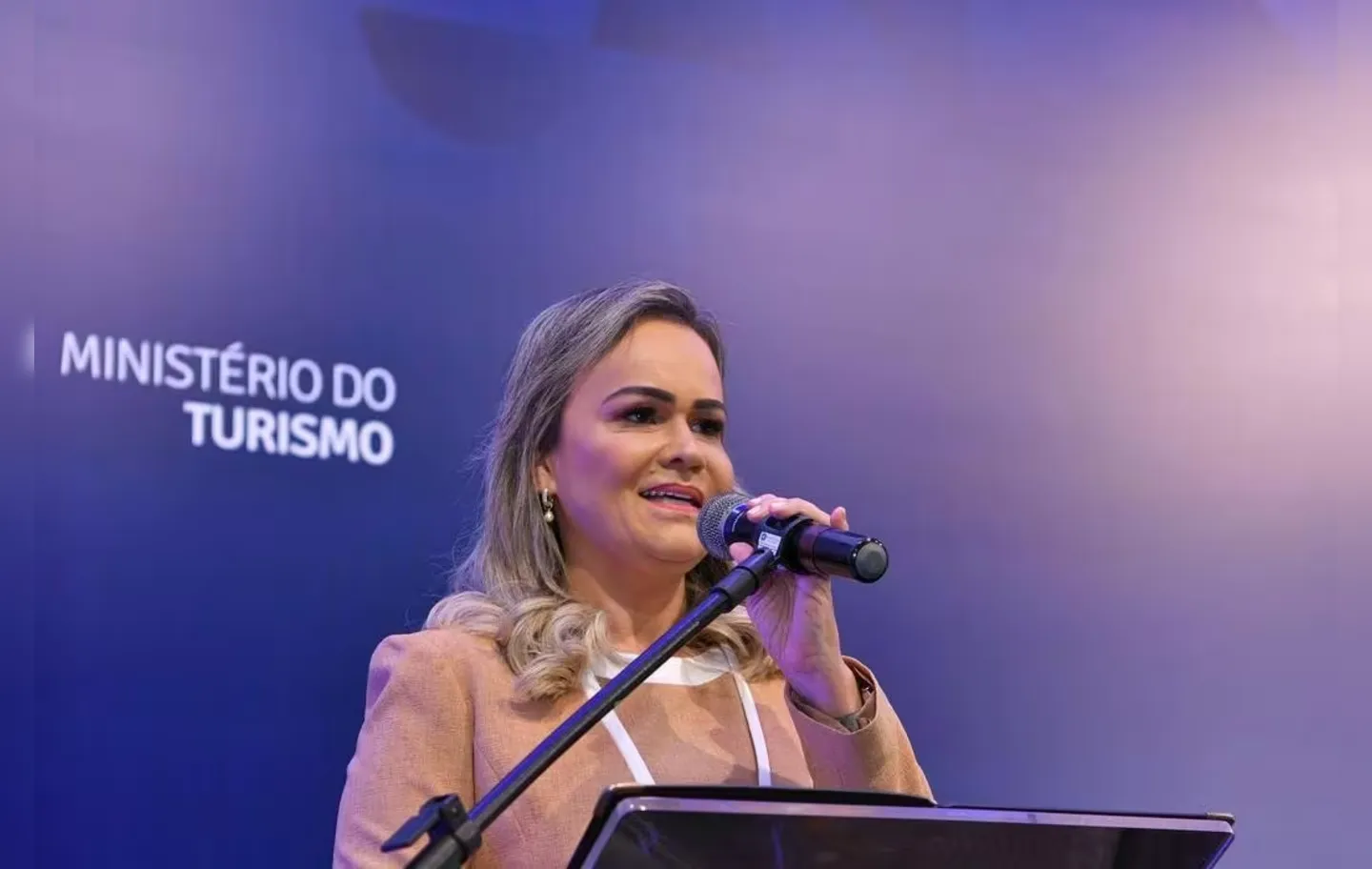 Daniela Carneiro deve voltar para a Câmara dos Deputados e ser vice-líder do governo Lula na Casa