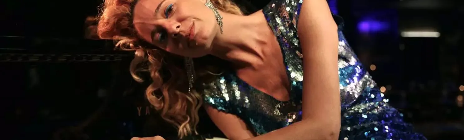 Letrux: poemas 
de Sylvia Plath 
e Hilda Hilst, canções de Bethânia e PJ Harvey no set list