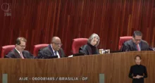 Imagem ilustrativa da imagem Ao vivo: Bolsonaro “despejou mentiras atrozes”, diz relator