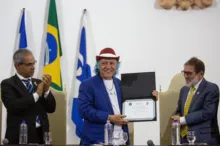 Imagem ilustrativa da imagem Armandinho recebe título de doutor honoris causa pela UFBA