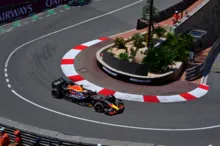 Imagem ilustrativa da imagem Verstappen domina segunda sessão de treinos livres do GP de Mônaco