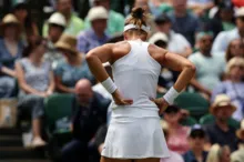 Imagem ilustrativa da imagem Bia Haddad lamenta abandono de Wimbledon por lesão: "Foi muito triste"