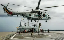 Imagem ilustrativa da imagem ‘Caixa preta' de helicóptero da Marinha é recolhida após acidente