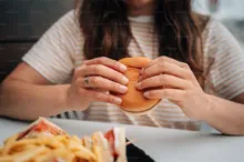 Imagem ilustrativa da imagem Consumo de fast-food no Brasil bate recorde e cresce 38%