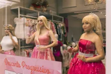 Imagem ilustrativa da imagem Cosplayer marca encontro de Barbies em shopping de Salvador
