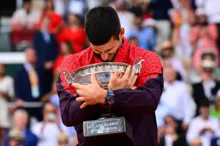 Imagem ilustrativa da imagem Djokovic vence Ruud e conquista o tri em Roland Garros