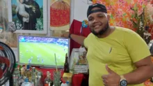 Imagem ilustrativa da imagem Entre o São João e o futebol: público acompanha Bahia em bar