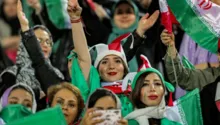 Imagem ilustrativa da imagem Iranianas conquistam direito histórico de assistir jogos nos estádios