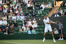 Imagem ilustrativa da imagem Medvedev supera Mannarino em jogo de dois dias em Wimbledon