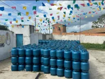 Imagem ilustrativa da imagem Polícia recupera mais de mil botijões de gás roubados na Bahia