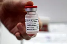 Imagem ilustrativa da imagem Vacinações contra Covid-19 e gripe estarão suspensas neste feriadão