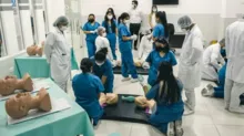Imagem ilustrativa da imagem Venezuela, Bolívia e Cuba lideram cursos com médicos reprovados no Rev