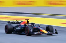 Imagem ilustrativa da imagem Verstappen lidera 2º treino para GP da Espanha