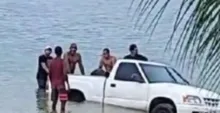 Imagem ilustrativa da imagem Vídeo: carro é encontrado na água da Praia de Tubarão