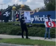 Imagem ilustrativa da imagem Vídeo: grupo neonazista é visto com bandeiras em parque da Disney