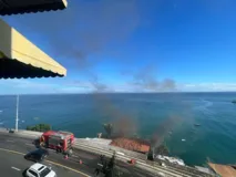 Imagem ilustrativa da imagem Vídeo: incêndio atinge imóvel na região da Gamboa